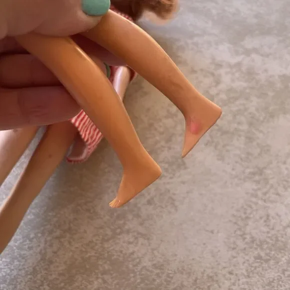 Set Of 2 Skipper Doll Blonde Red 1963 Barbie Sister Straight Leg Swimming Outfit - Picture 15 of 16